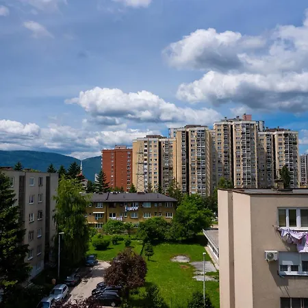 Greenview Apartment *